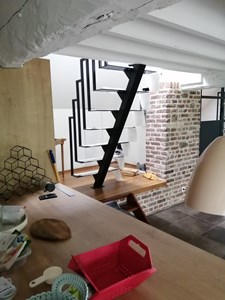 28. Escalier métallique cuisine