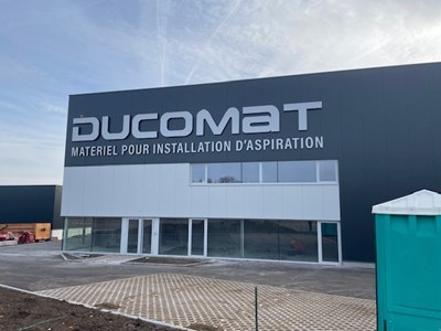 19_Ensemble logo sur façade avant